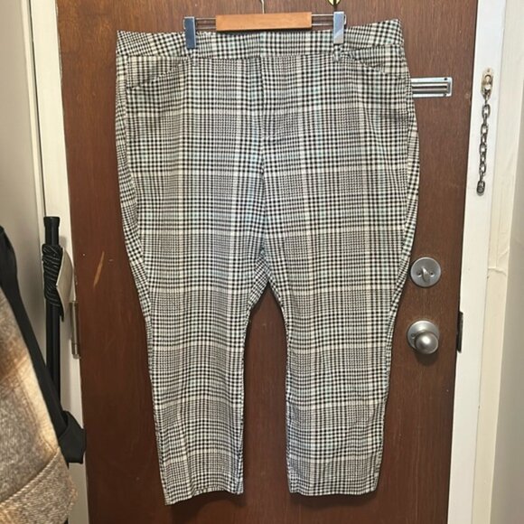 Old Navy Pants - Old Navy Plaid Pixie Pants